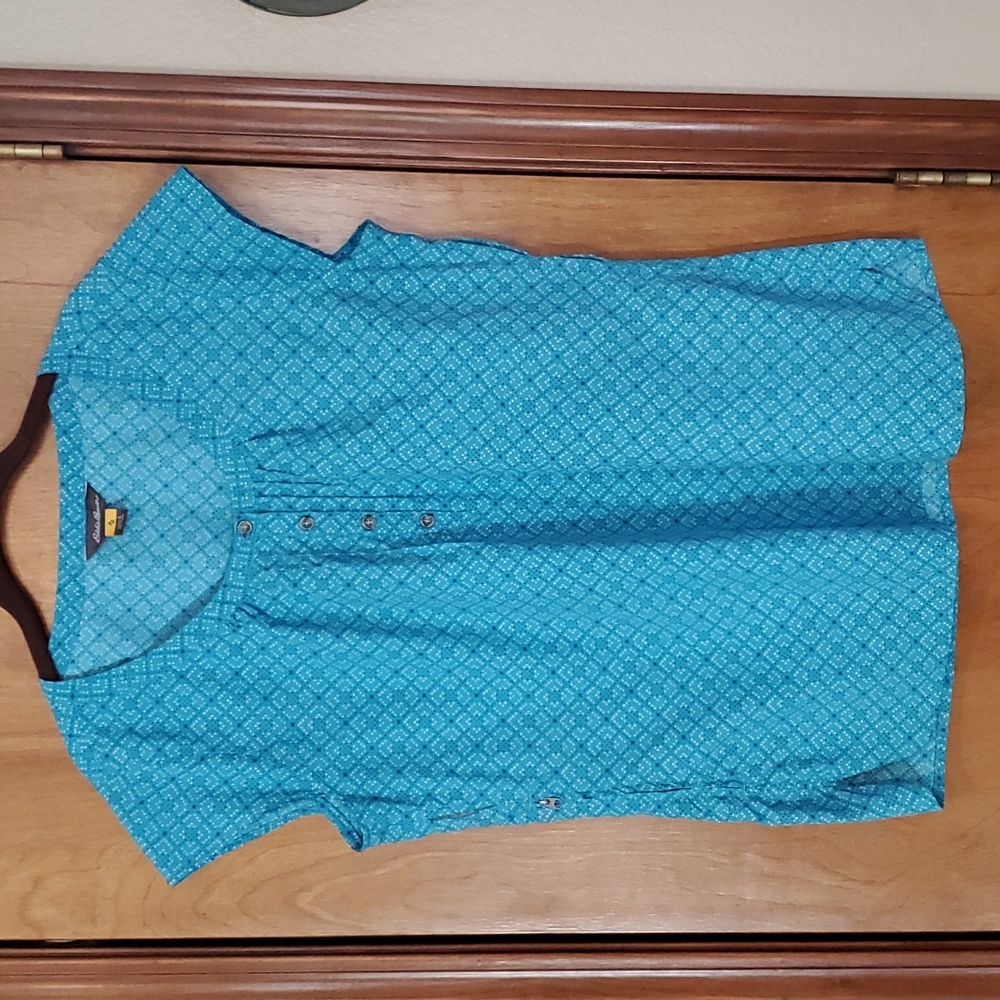 Eddie Bauer lightweight L blue Travex top